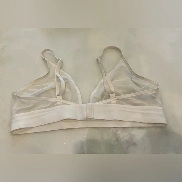 Negative White Sieve Triangle Bra Size 4 - Picture 4 of 5